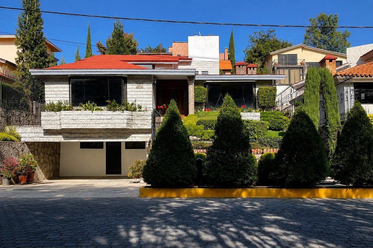 Casa en Venta en Loma de Valle Escondido, en Atizapán, Estado de México.