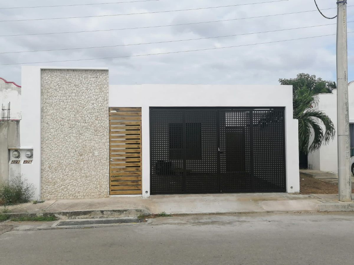 Casa en Renta en Las América, Mérida, de una planta y semiamueblada