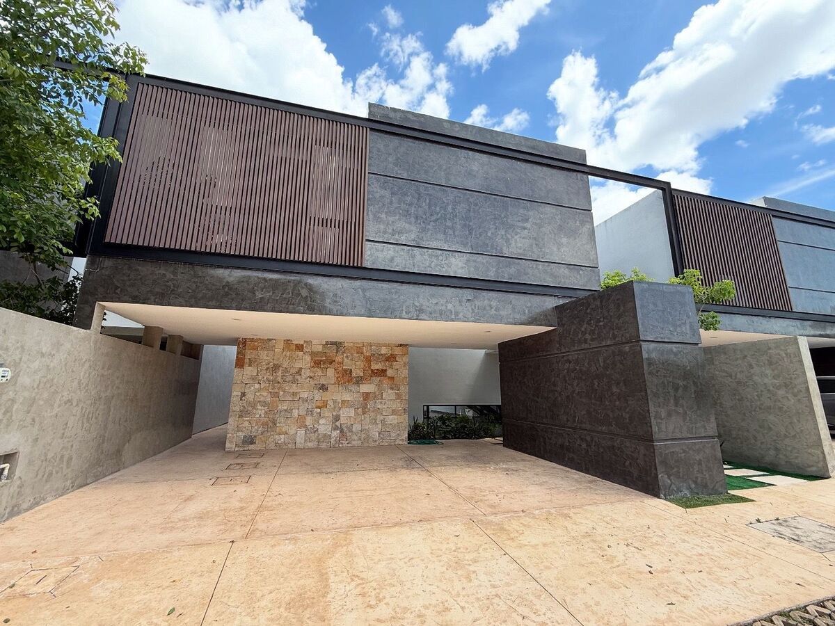 Casa en Renta al Norte de Mérida, en Privada Residencial