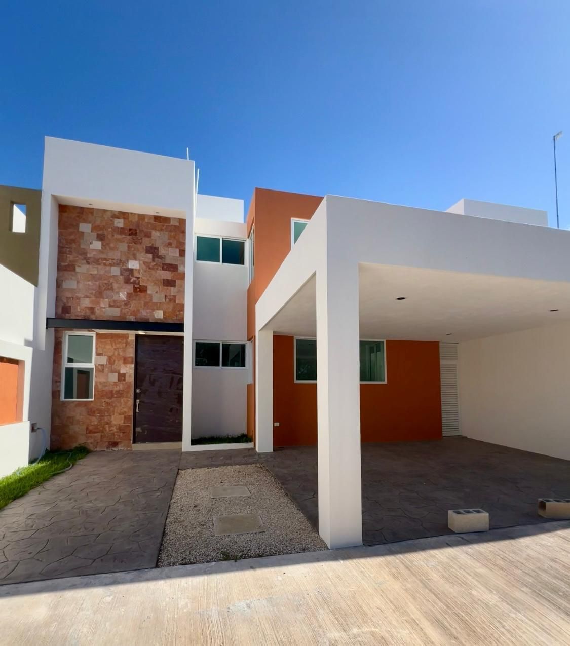 CASA  NUEVA EN PRIVADA RESIDENCIAL UBICADA EN CONKAL