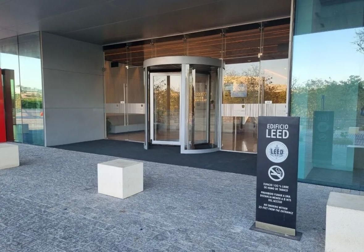 Venta  de Oficina en Edificio Corporativo Torre  1  (Montejo. )