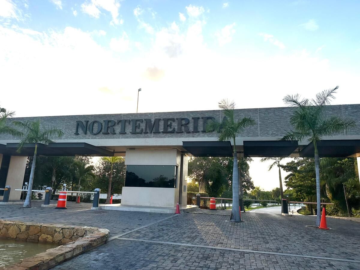 Venta de terreno en privada NORTEMERIDA.