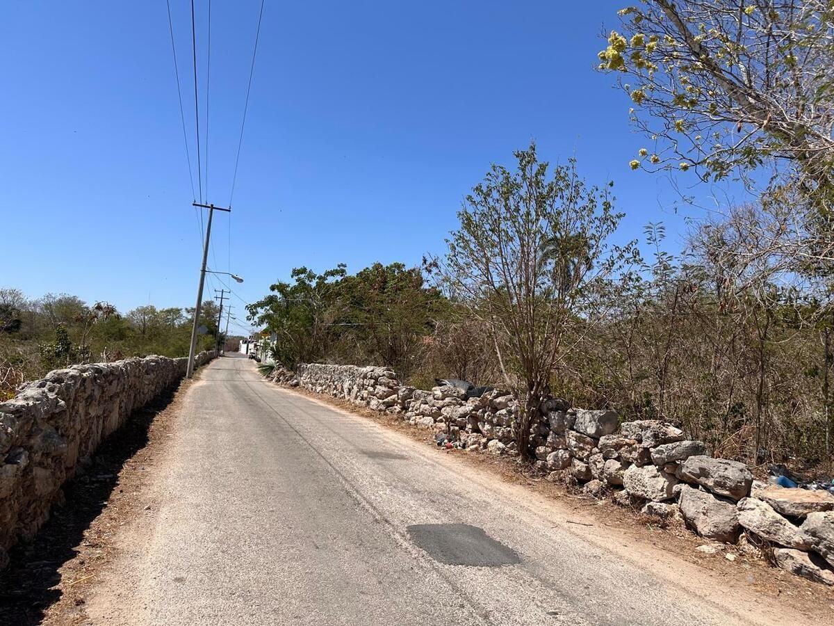 Terreno en venta en Cholul con luz y agua, entrega inmediata