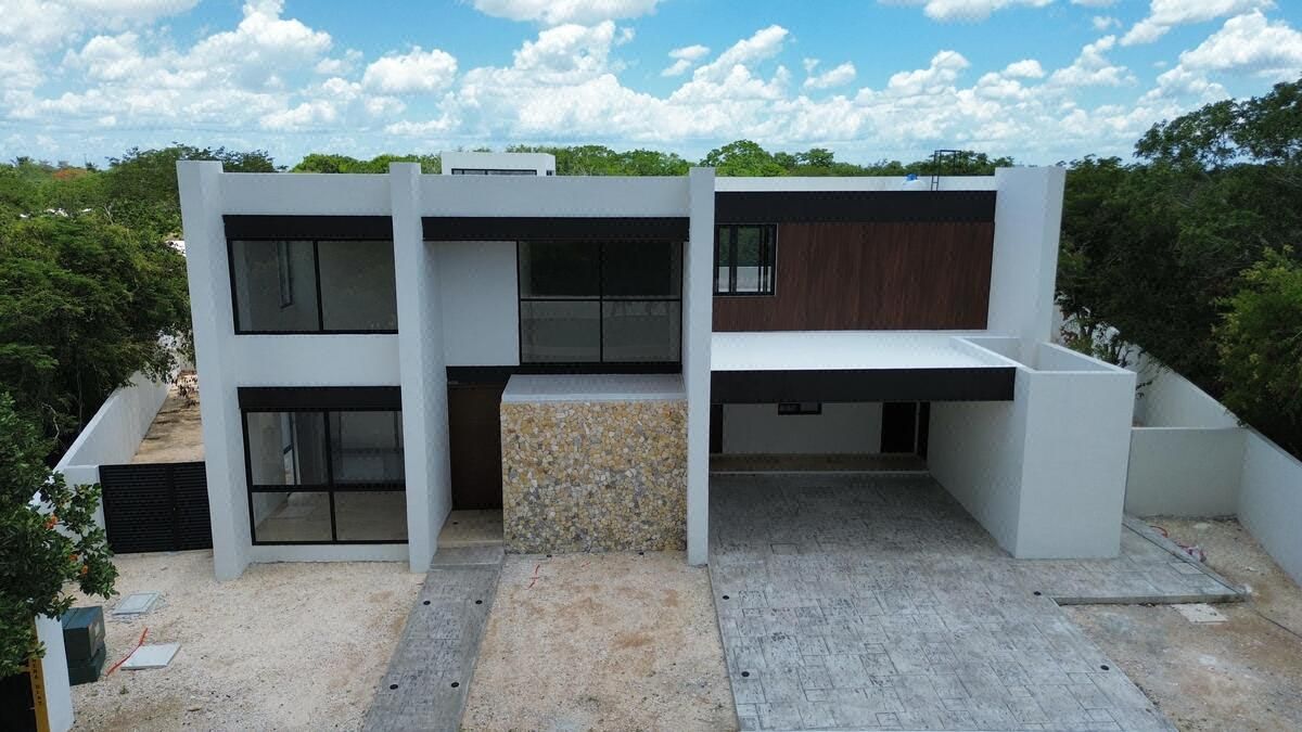 CASA EN NORTEMERIDA
